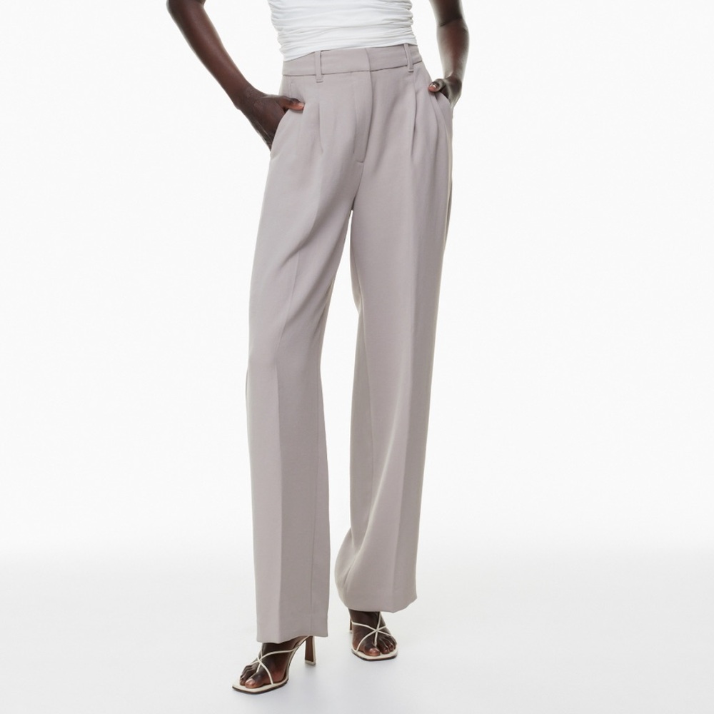 Aritzia Effortless Pant - Light Blue (size 6 short)